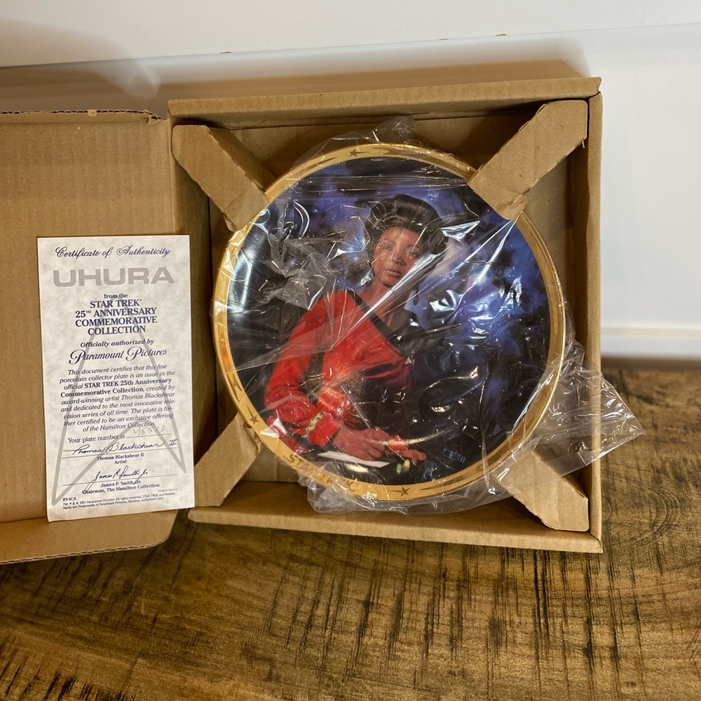 Star Trek Uhura 25th Anniversary Plate #4551D – COA & Box Included